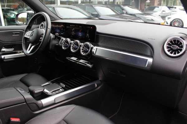 Mercedes-Benz EQB 250 Business Line 7p. 67 kWh / Camera / Apple CarPlay / Half leder / Keyless / 18'' / Navigatie / DAB / Dodehoek / Cruise Control