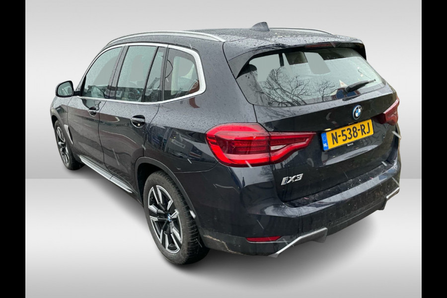 BMW iX3 Executive 80 kWh / Panoramadak / Camera / Head-up / 20'' / Leder / Harman Kardon / Navigatie / Memory seats / Dodehoek / DAB / Stoelverwarming / Cruise Control Adaptief