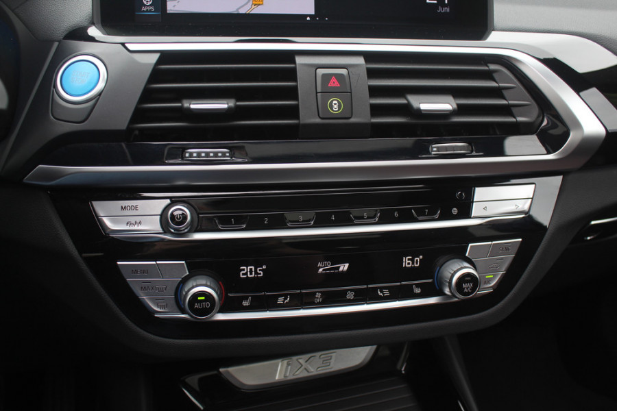 BMW iX3 Executive 80 kWh / Panoramadak / Camera / Head-up / 20'' / Leder / Harman Kardon / Navigatie / Memory seats / Dodehoek / DAB / Stoelverwarming / Cruise Control Adaptief