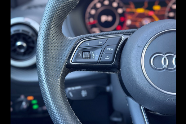 Audi Q2 35 TFSI S Edition Pano/Keyless/Camera/Sfeer