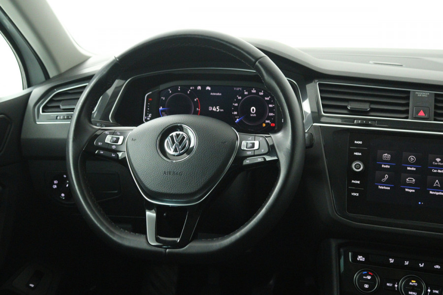 Volkswagen Tiguan 1.5 TSI Comfortline Business (NAVIGATIE, TREKHAAK, 360 CAMERA, VIRTUAL COCKPIT, LED)