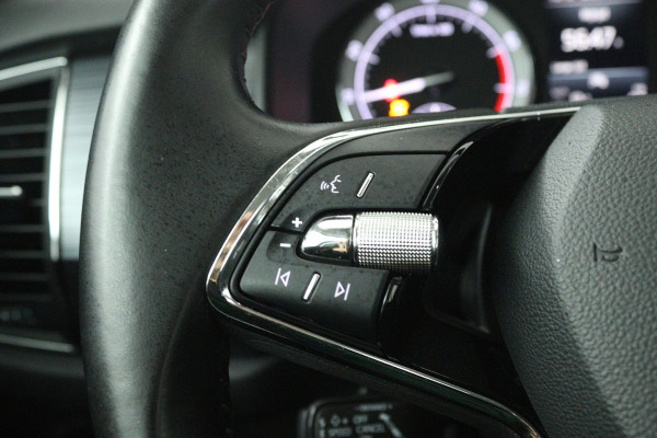 Škoda Kodiaq 1.5 TSI Business Edition 7p. (TREKHAAK, NAVI, CAMERA, PDC, STOELVERWARMING, 1e EIGENAAR, CARPLAY, GOED ONDERHOUDEN)