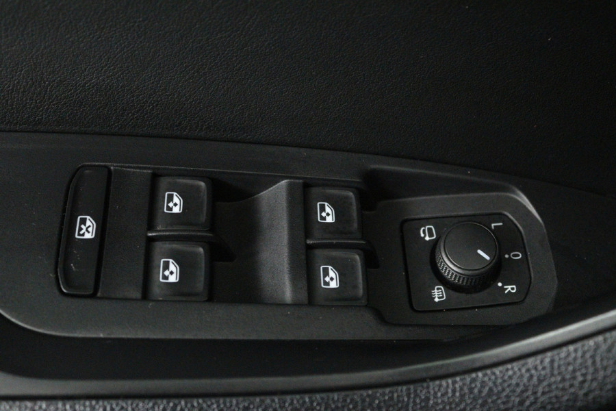 Škoda Kodiaq 1.5 TSI Business Edition 7p. (TREKHAAK, NAVI, CAMERA, PDC, STOELVERWARMING, 1e EIGENAAR, CARPLAY, GOED ONDERHOUDEN)