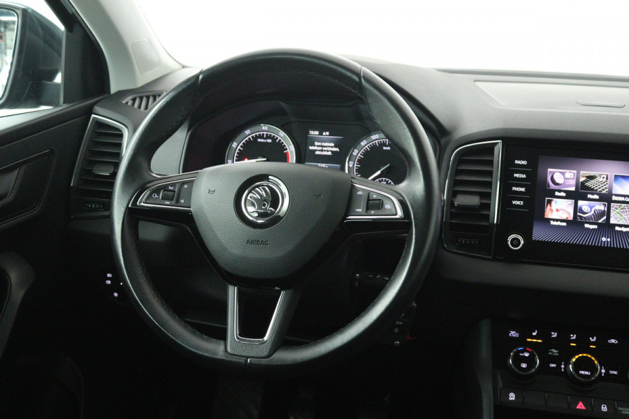 Škoda Karoq 1.0 TSI Clever Edition (NAVIGATIE, STOELVERWARMING, PARKEERSENSOREN, CARPLAY)