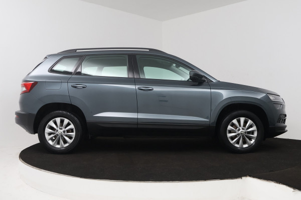 Škoda Karoq 1.0 TSI Clever Edition (NAVIGATIE, STOELVERWARMING, PARKEERSENSOREN, CARPLAY)
