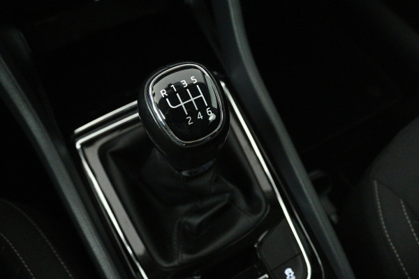Škoda Karoq 1.0 TSI Clever Edition (NAVIGATIE, STOELVERWARMING, PARKEERSENSOREN, CARPLAY)