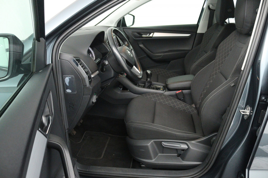Škoda Karoq 1.0 TSI Clever Edition (NAVIGATIE, STOELVERWARMING, PARKEERSENSOREN, CARPLAY)