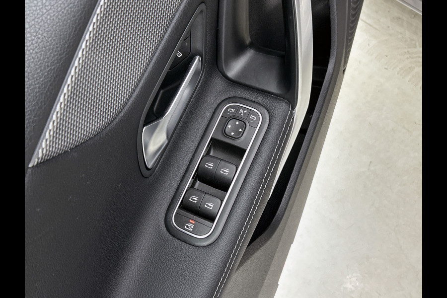 Mercedes-Benz A-Klasse 180 Business Solution Luxury Ledkoplampen | Sfeerverlichting | Stoelverwarming | Parkeerpakket met achteruitrijcamera. Inclusief 48 maanden MB Certified garantie voor Europa.