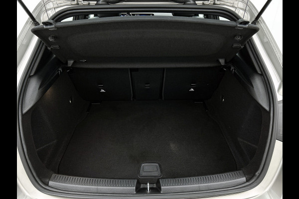Mercedes-Benz A-Klasse 180 Business Solution Luxury Ledkoplampen | Sfeerverlichting | Stoelverwarming | Parkeerpakket met achteruitrijcamera. Inclusief 48 maanden MB Certified garantie voor Europa.