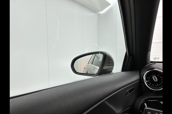 Mercedes-Benz A-Klasse 180 Business Solution Luxury Ledkoplampen | Sfeerverlichting | Stoelverwarming | Parkeerpakket met achteruitrijcamera. Inclusief 48 maanden MB Certified garantie voor Europa.