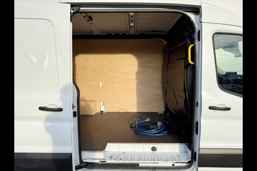 Ford E-Transit 390 75kWh 184PK 390 Elektrisch 75kWh 334km WLTP BEV Snelladen L2H2 Climate Control Tachograaf Carplay 360° Camera Stoelverwarming Parkeersensoren voor achter Laadkabel