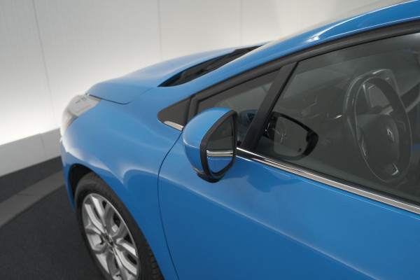 Renault Clio Estate TCe 90 Intens | Navigatie | Parkeersensoren | Half Leder | Climate Control | Dakrails