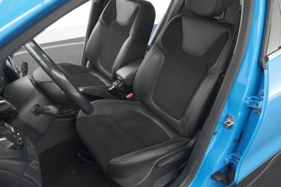 Renault Clio Estate TCe 90 Intens | Navigatie | Parkeersensoren | Half Leder | Climate Control | Dakrails