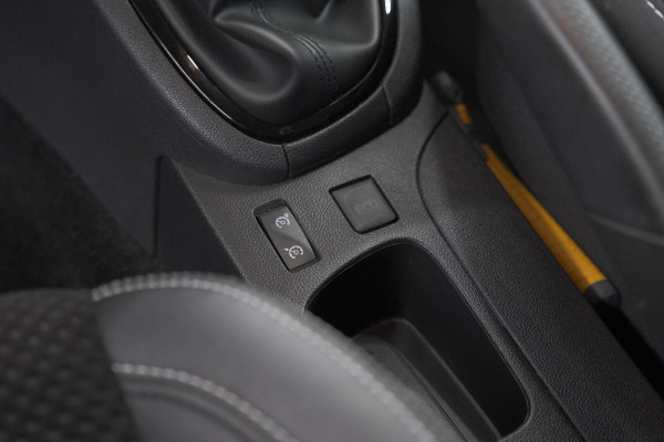 Renault Clio Estate TCe 90 Intens | Navigatie | Parkeersensoren | Half Leder | Climate Control | Dakrails