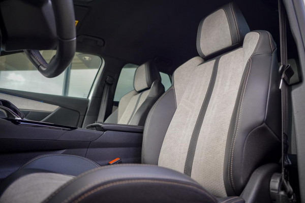 Peugeot 3008 1.6 HYbrid4 300 GT / Dode Hoek / Zwart Dak / Parelmoer Wit / Carplay