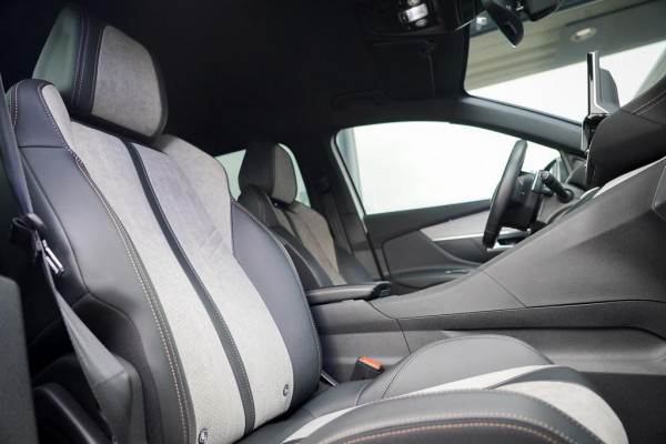 Peugeot 3008 1.6 HYbrid4 300 GT / Dode Hoek / Zwart Dak / Parelmoer Wit / Carplay