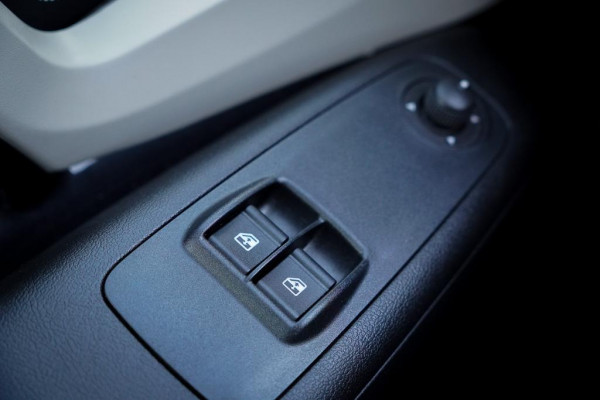 Peugeot Boxer 335 2.2 BlueHDi 165 L3H2 Pro / Oprijwagen / Autotransport / 1290 kg laadgewicht / Luchtvering / Lier / Jegger Alu Opbouw