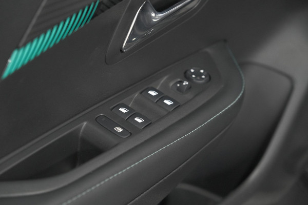 Peugeot e-208 EV Allure 50 kWh | Parkeersensoren | Apple Carplay | Climate Control | 3-fasen
