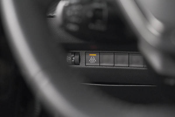 Peugeot e-208 EV Allure 50 kWh | Parkeersensoren | Apple Carplay | Climate Control | 3-fasen