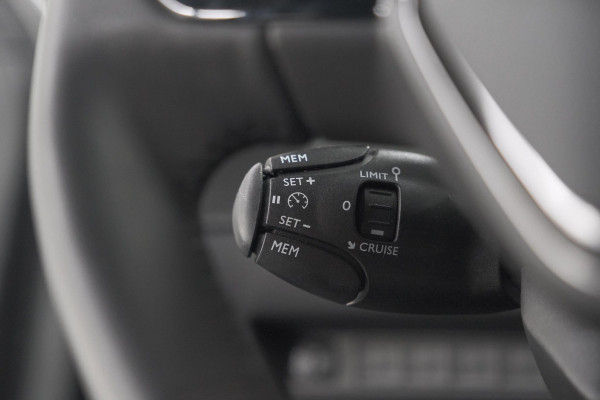 Peugeot e-2008 EV Allure 54 kWh | 3 Fase Laadfunctie | Camera | Navigatie | Apple Carplay