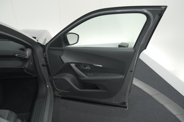 Peugeot e-2008 EV Allure 54 kWh | 3 Fase Laadfunctie | Camera | Navigatie | Apple Carplay