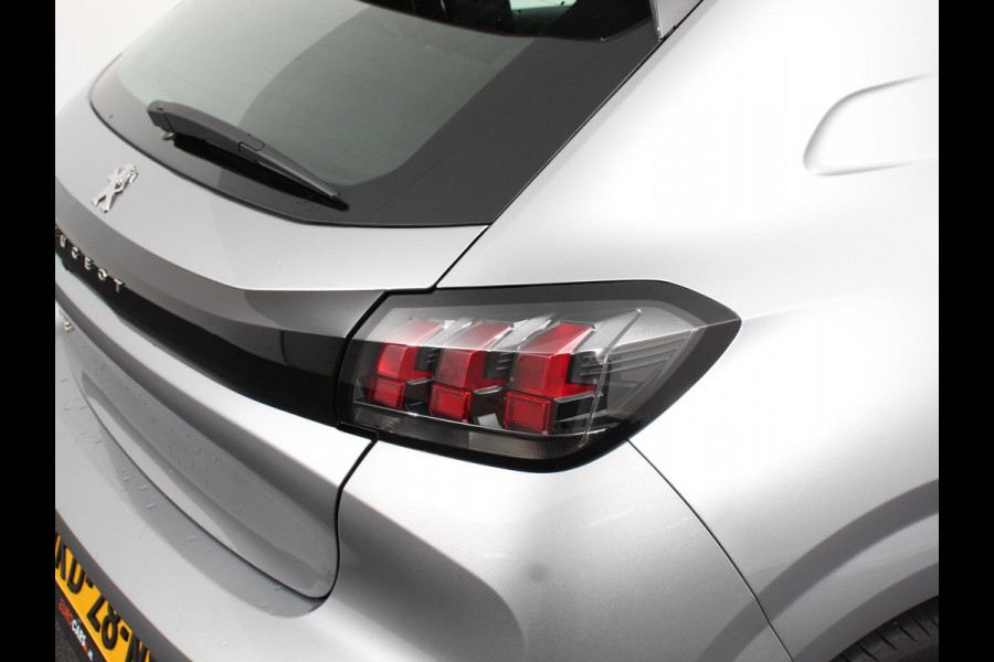 Peugeot 208 1.2 PureTech 100pk Active Pack Navigatie Apple Carplay/Android Auto Parkeersensoren achter Cruise Control Airco Lichtmetalen velgen