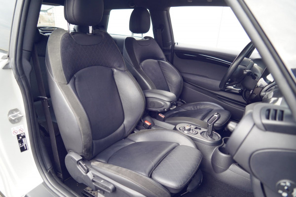 MINI Mini Electric Charged 33 kWh / Incl. BTW / Harman Kardon / Camera / Navi / Stoelverw. / Head-Up / Leder