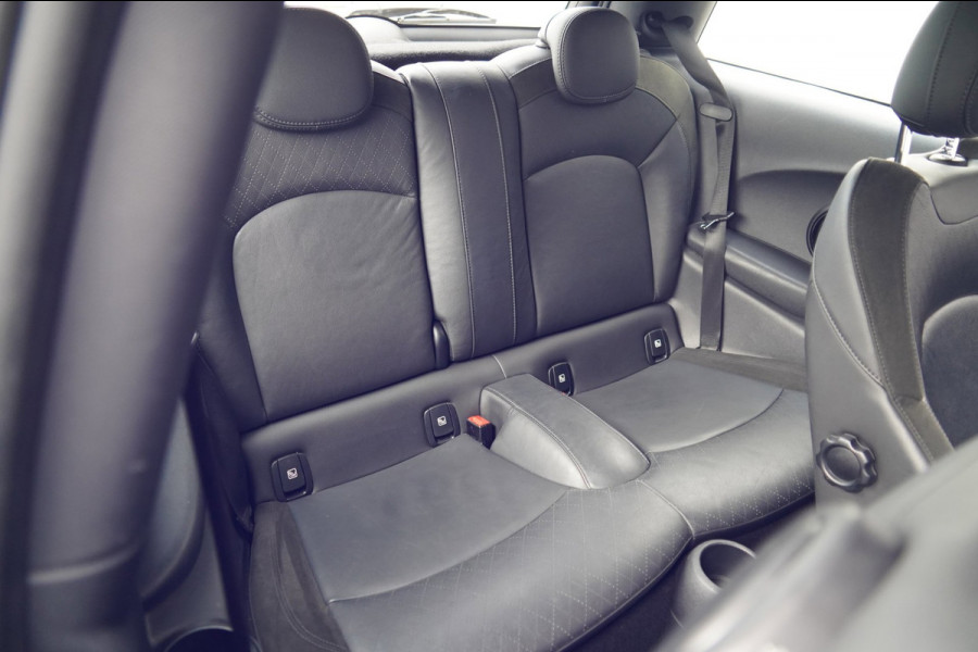 MINI Mini Electric Charged 33 kWh / Incl. BTW / Harman Kardon / Camera / Navi / Stoelverw. / Head-Up / Leder