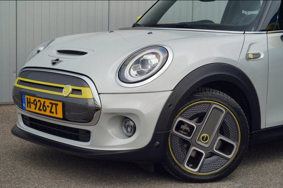 MINI Mini Electric Charged 33 kWh / Incl. BTW / Harman Kardon / Camera / Navi / Stoelverw. / Head-Up / Leder