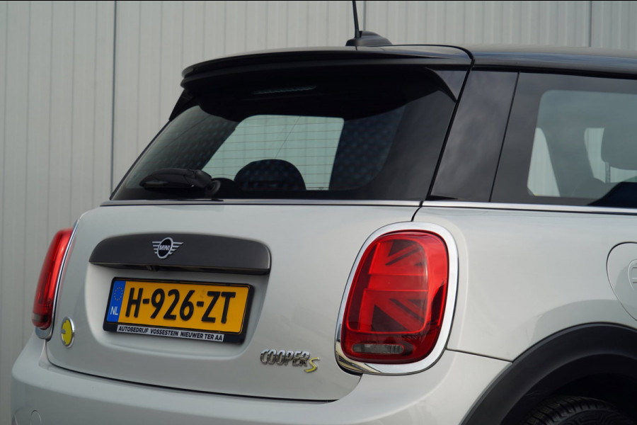 MINI Mini Electric Charged 33 kWh / Incl. BTW / Harman Kardon / Camera / Navi / Stoelverw. / Head-Up / Leder