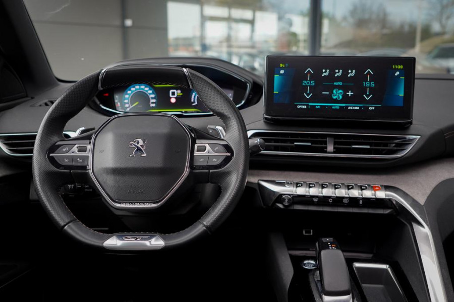 Peugeot 3008 1.6 HYbrid4 300 GT / Pano / Elek Klep / Carplay / Black Pack