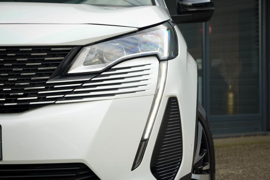 Peugeot 3008 1.6 HYbrid4 300 GT / Pano / Elek Klep / Carplay / Black Pack