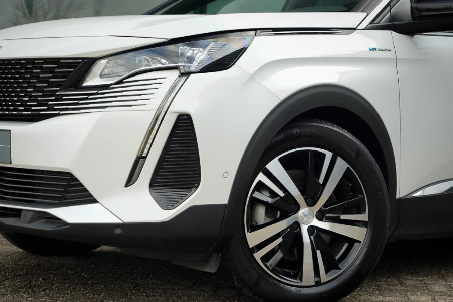 Peugeot 3008 1.6 HYbrid4 300 GT / Pano / Elek Klep / Carplay / Black Pack