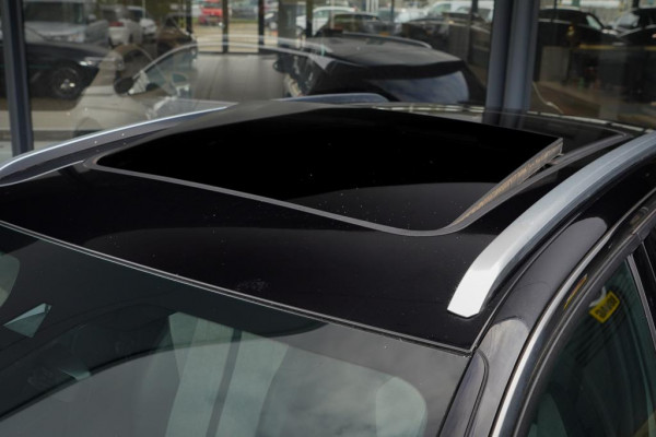 Peugeot 3008 1.6 HYbrid4 300 GT / Pano / Elek Klep / Carplay / Black Pack