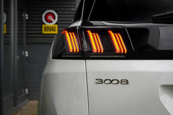 Peugeot 3008 1.6 HYbrid4 300 GT / Pano / Elek Klep / Carplay / Black Pack