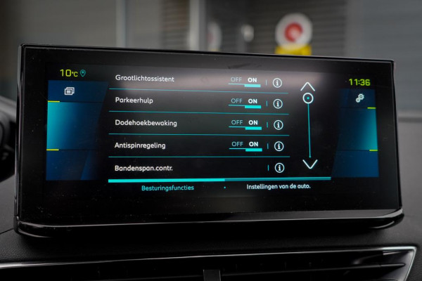 Peugeot 3008 1.6 HYbrid4 300 GT / Pano / Elek Klep / Carplay / Black Pack