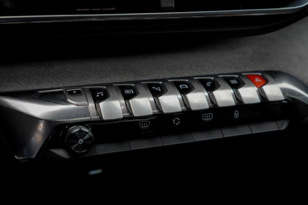 Peugeot 3008 1.6 HYbrid4 300 GT / Pano / Elek Klep / Carplay / Black Pack