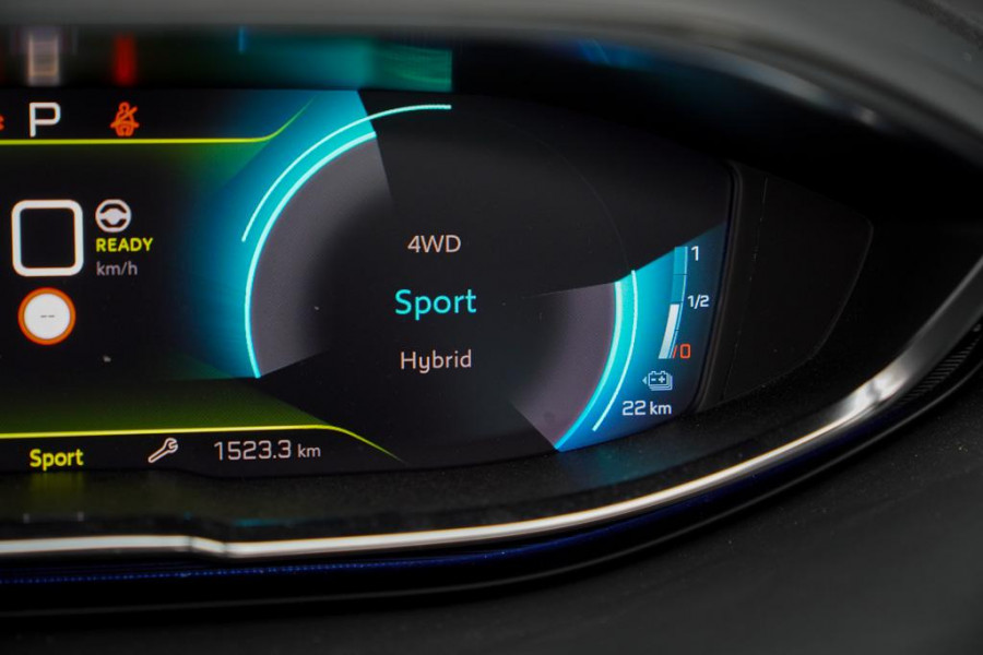 Peugeot 3008 1.6 HYbrid4 300 GT / Pano / Elek Klep / Carplay / Black Pack