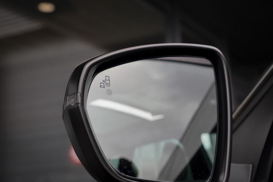 Peugeot 3008 1.6 HYbrid4 300 GT / Pano / Elek Klep / Carplay / Black Pack