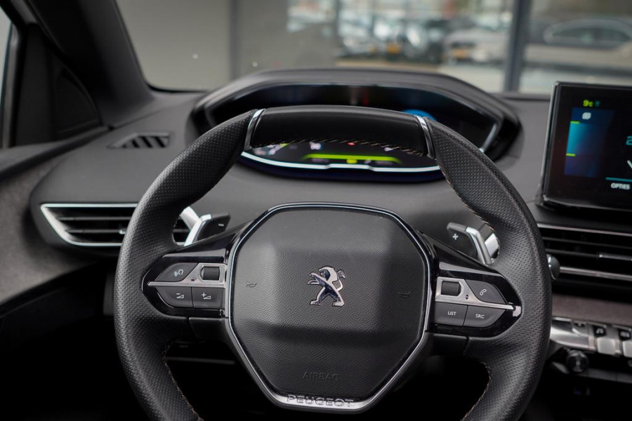 Peugeot 3008 1.6 HYbrid4 300 GT / Pano / Elek Klep / Carplay / Black Pack