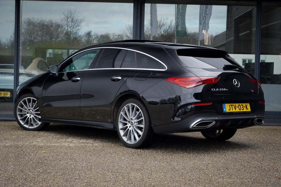 Mercedes-Benz CLA-Klasse 250e AMG Line / Pano / Sfeerverlichting / SOH 96,1 / Stoelverwarming+Ventilatie / Leder / HUD
