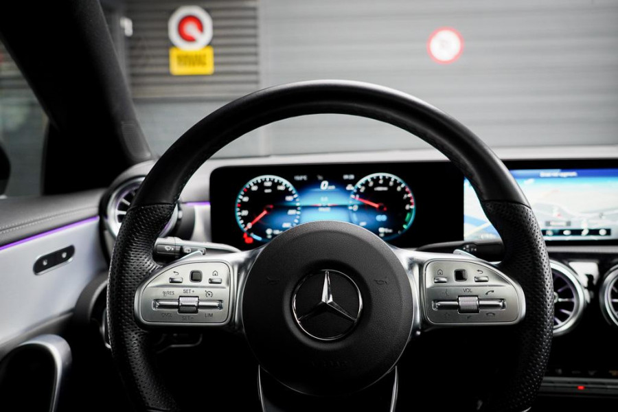 Mercedes-Benz CLA-Klasse 250e AMG Line / Pano / Sfeerverlichting / SOH 96,1 / Stoelverwarming+Ventilatie / Leder / HUD