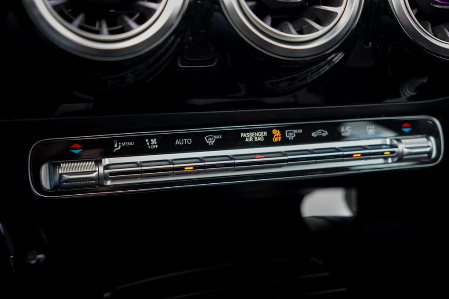Mercedes-Benz CLA-Klasse 250e AMG Line / Pano / Sfeerverlichting / SOH 96,1 / Stoelverwarming+Ventilatie / Leder / HUD