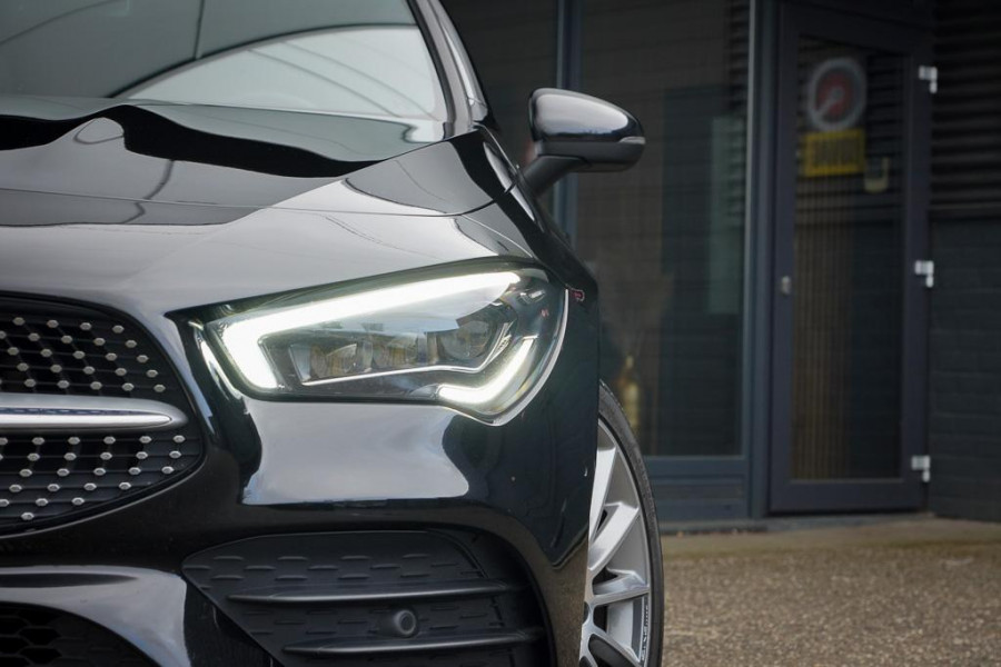 Mercedes-Benz CLA-Klasse 250e AMG Line / Pano / Sfeerverlichting / SOH 96,1 / Stoelverwarming+Ventilatie / Leder / HUD