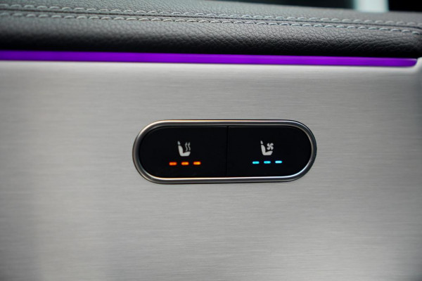 Mercedes-Benz CLA-Klasse 250e AMG Line / Pano / Sfeerverlichting / SOH 96,1 / Stoelverwarming+Ventilatie / Leder / HUD