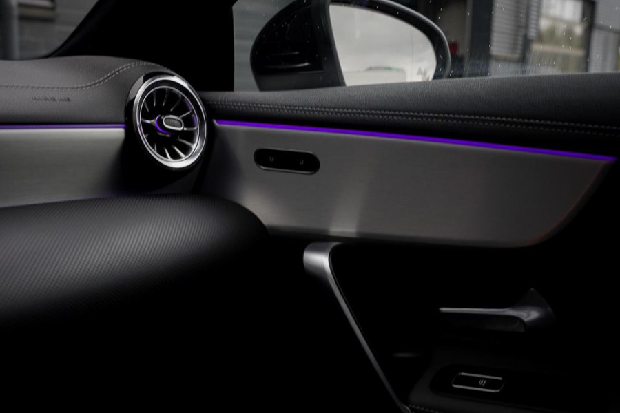 Mercedes-Benz CLA-Klasse 250e AMG Line / Pano / Sfeerverlichting / SOH 96,1 / Stoelverwarming+Ventilatie / Leder / HUD