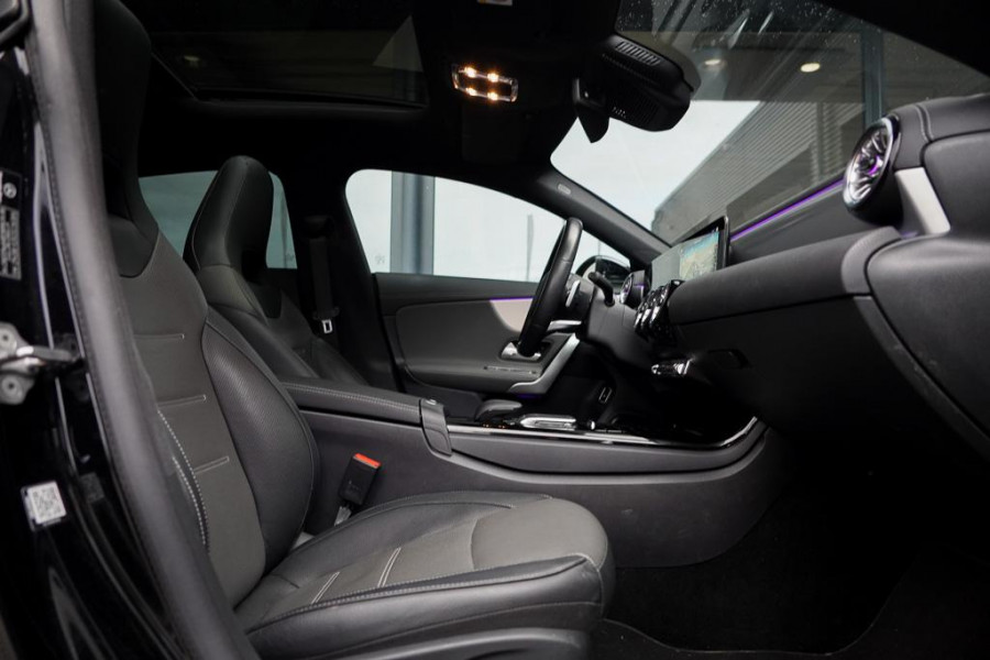 Mercedes-Benz CLA-Klasse 250e AMG Line / Pano / Sfeerverlichting / SOH 96,1 / Stoelverwarming+Ventilatie / Leder / HUD