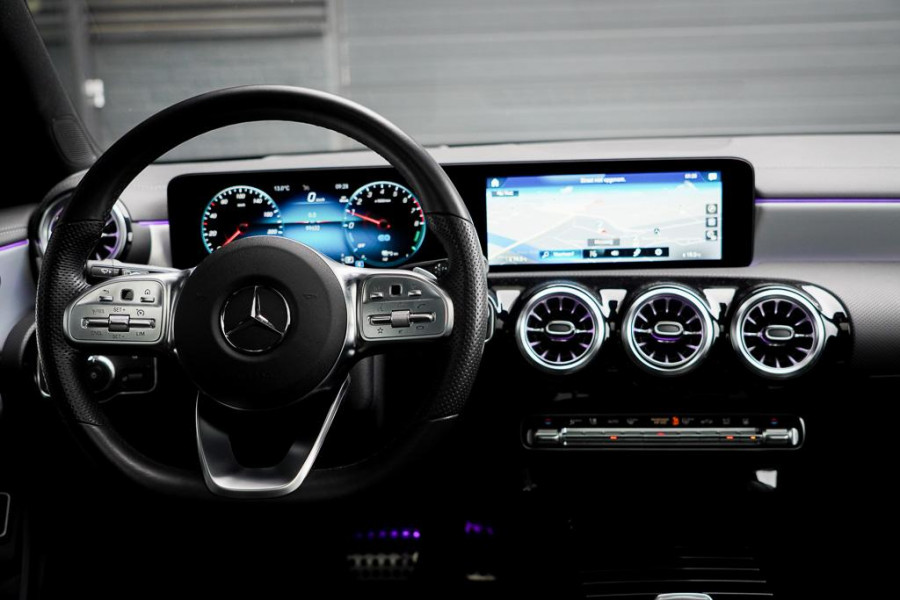 Mercedes-Benz CLA-Klasse 250e AMG Line / Pano / Sfeerverlichting / SOH 96,1 / Stoelverwarming+Ventilatie / Leder / HUD