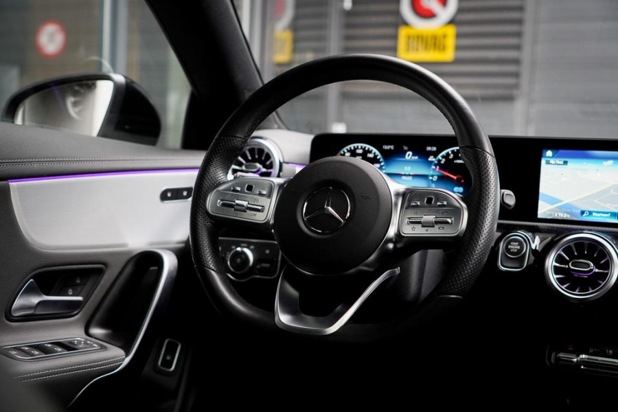 Mercedes-Benz CLA-Klasse 250e AMG Line / Pano / Sfeerverlichting / SOH 96,1 / Stoelverwarming+Ventilatie / Leder / HUD