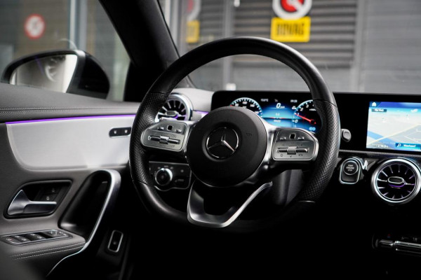 Mercedes-Benz CLA-Klasse 250e AMG Line / Pano / Sfeerverlichting / SOH 96,1 / Stoelverwarming+Ventilatie / Leder / HUD